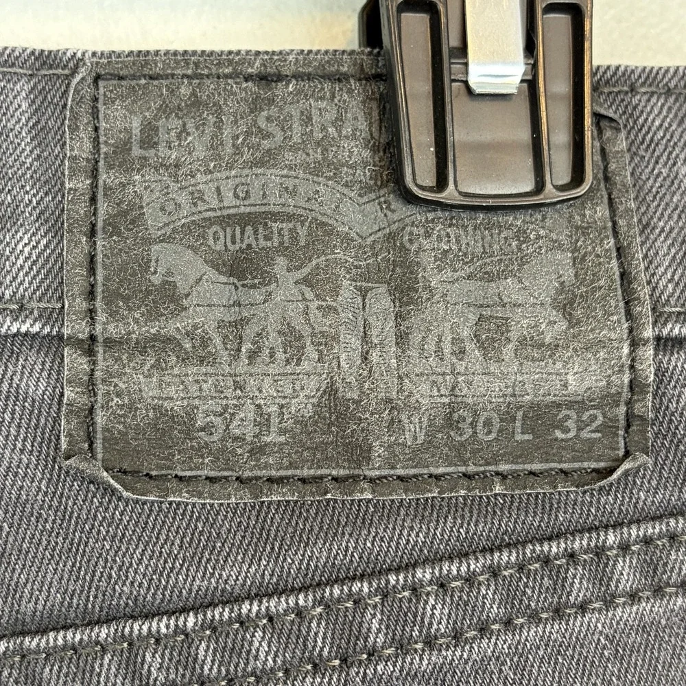 Levi's 541 Jeans Mens 30x30 Gray Athletic Taper Stretch Denim‎ Pants Casual
